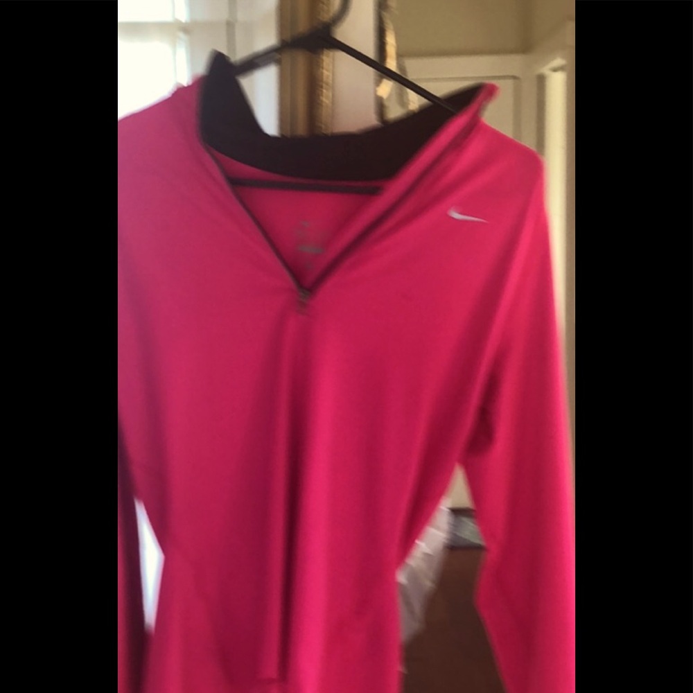 Nike top